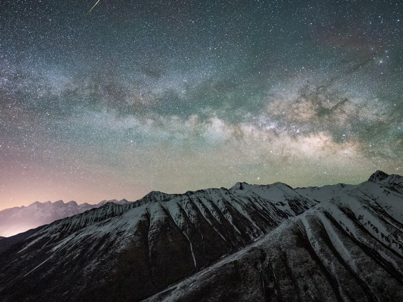 纷纷坠叶飘香砌.夜寂静,寒声碎的意思出处赏析